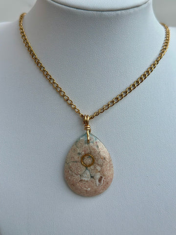 On Da Shore Pendant - Chain Necklace