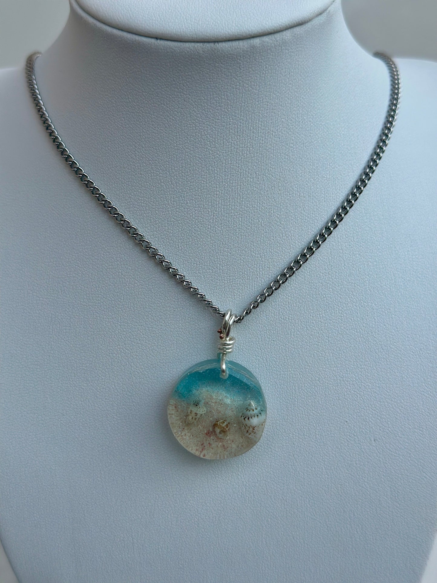 On Da Shore Pendant - Chain Necklace