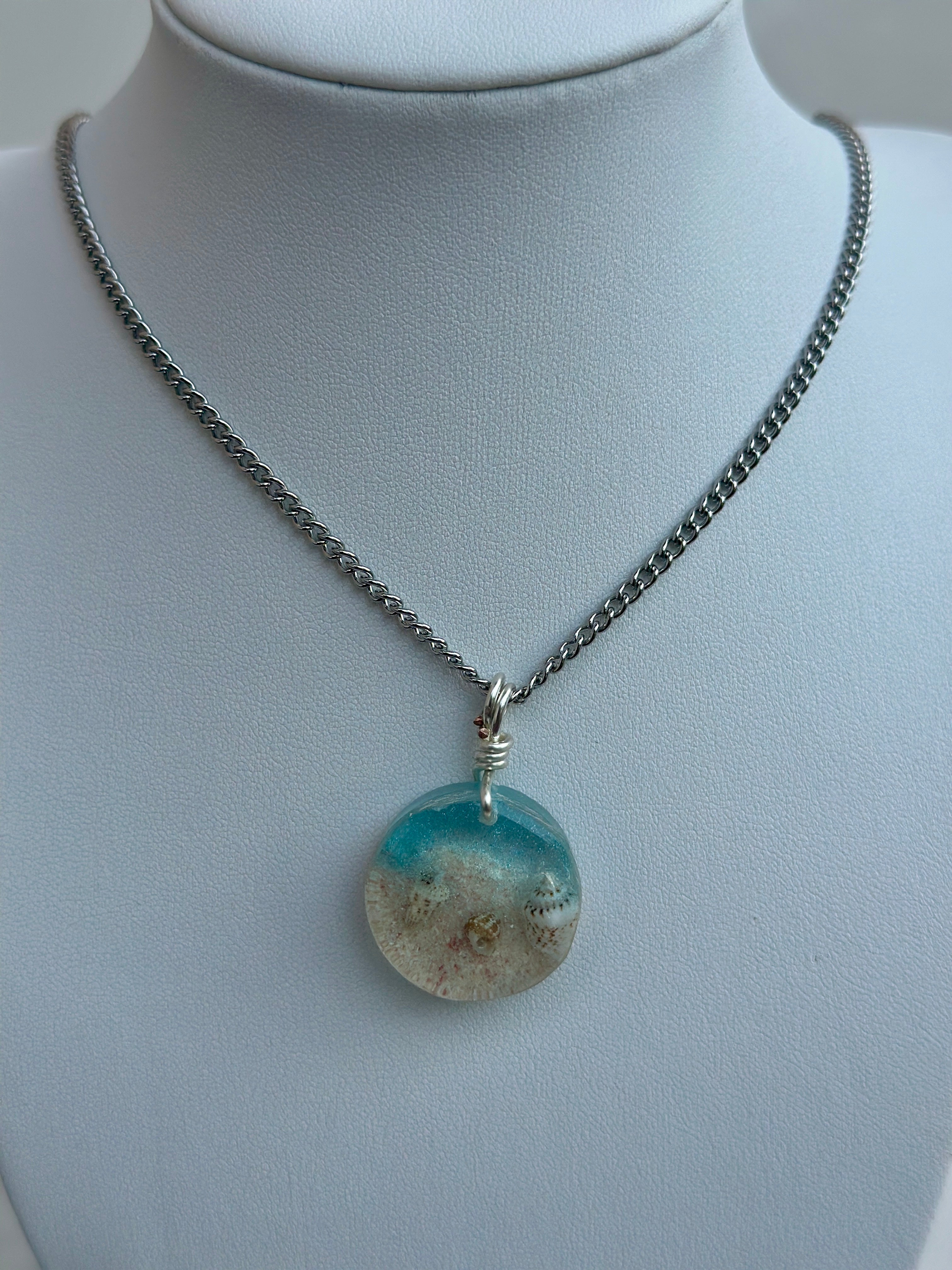 On Da Shore Pendant - Chain Necklace